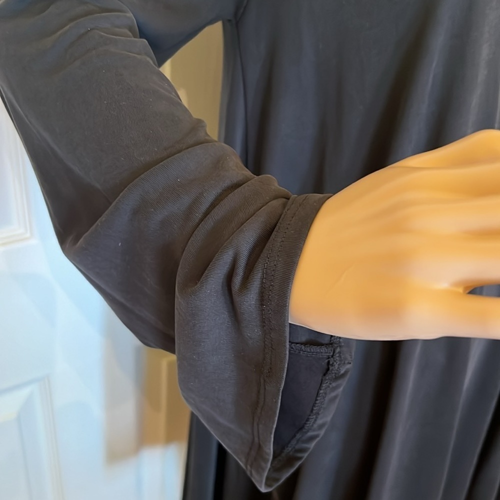 NWOT Tres Bien black boat neck bell sleeved flowy dress/tunic sz M/L - Picture 2 of 5